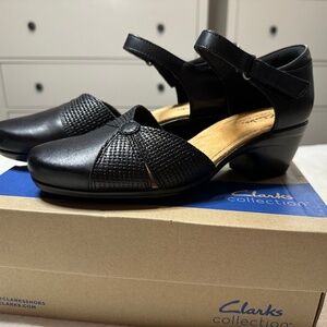 Clarks Emily Rae size 8 W